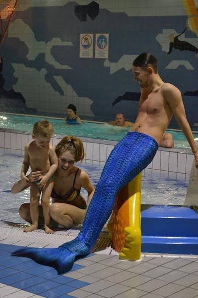 What Is Going On Here? (48 pics)