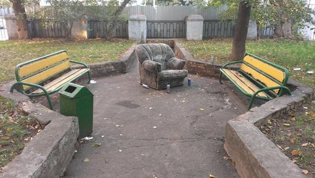 What Is Going On Here? (48 pics)