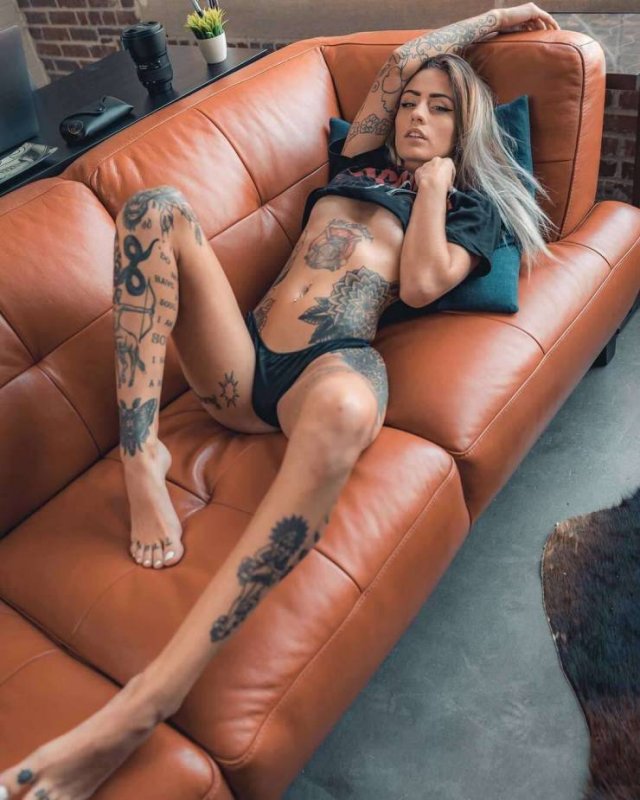 Tattooed Girls (33 pics)
