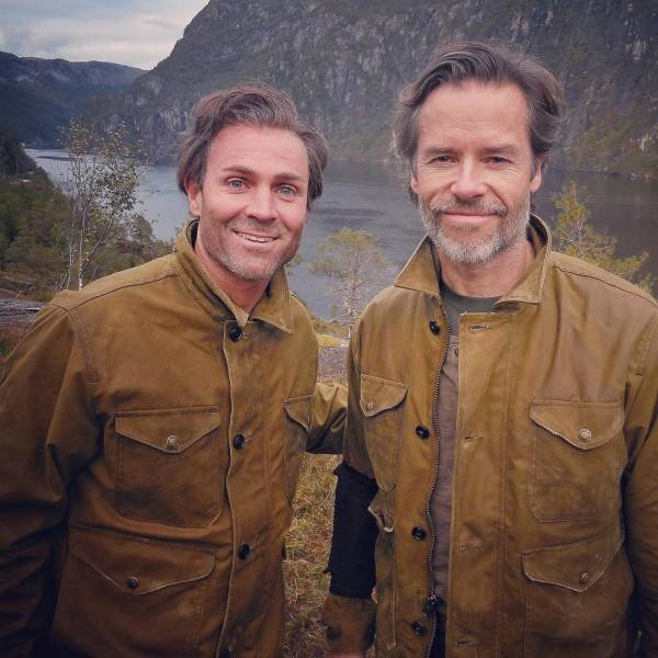 Actors With Their Stunt Doubles (23 pics) Actors With Their Stunt Doubles (23 pics)