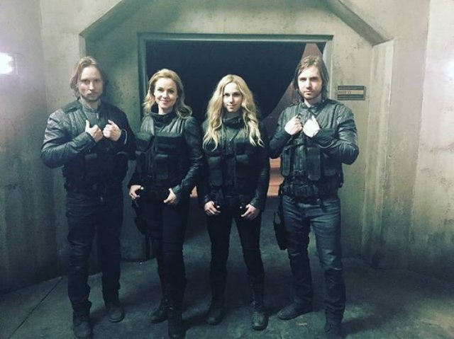 Actors With Their Stunt Doubles (23 pics) Actors With Their Stunt Doubles (23 pics)