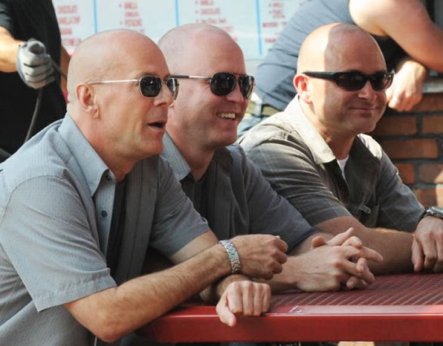 Actors With Their Stunt Doubles (23 pics) Actors With Their Stunt Doubles (23 pics)