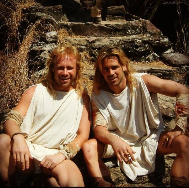 Actors With Their Stunt Doubles (23 pics) Actors With Their Stunt Doubles (23 pics)