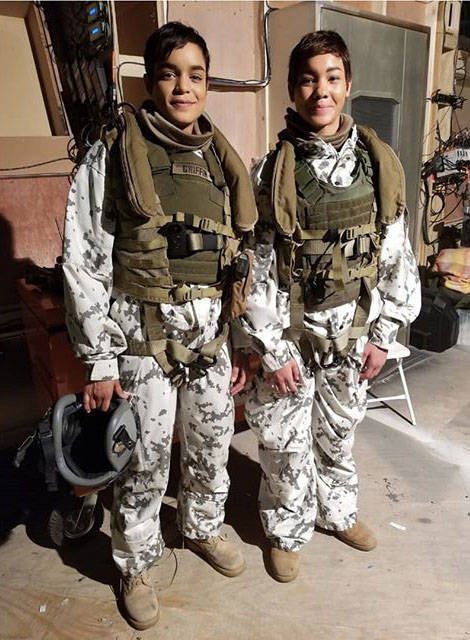 Actors With Their Stunt Doubles (23 pics) Actors With Their Stunt Doubles (23 pics)