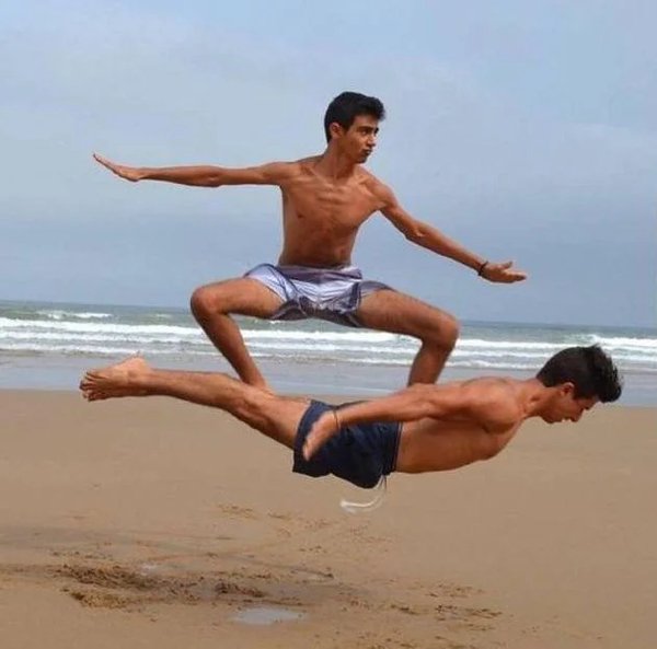 Look Twice (24 pics)