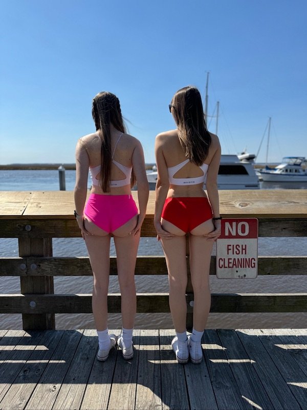 Rear View (35 pics)
