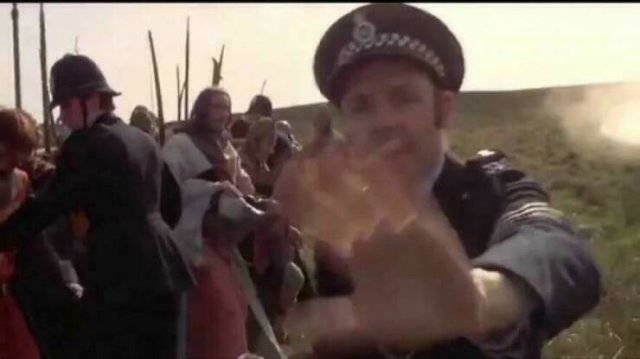 Movie Mistakes (17 pics)