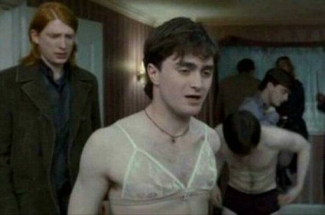 Movie Mistakes (17 pics)