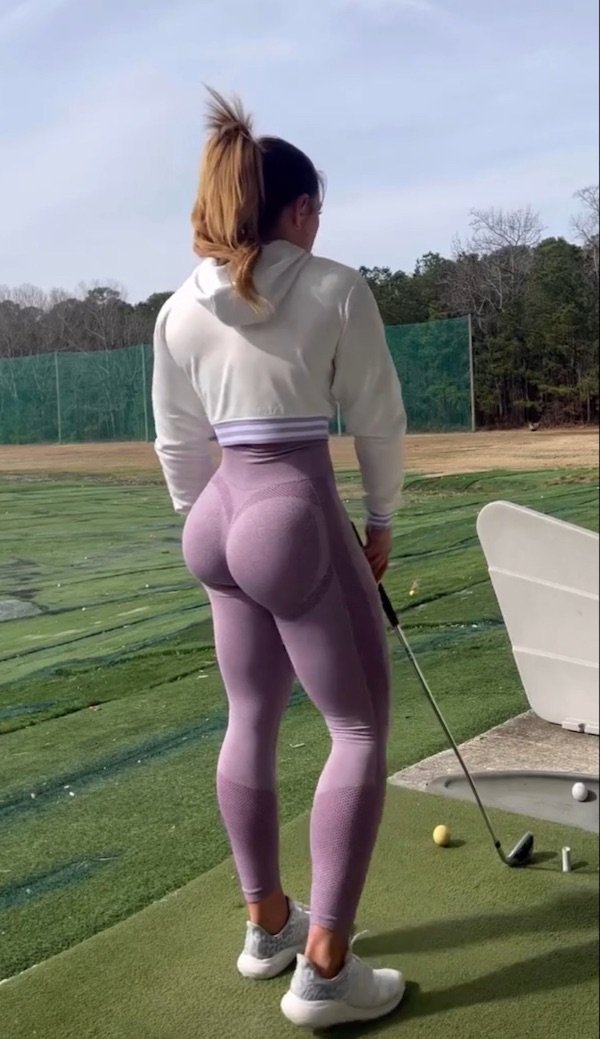 Girls In Yoga Pants (49 pics)