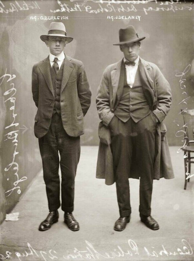 Photos Of Gangsters From The 1920's (27 pics)