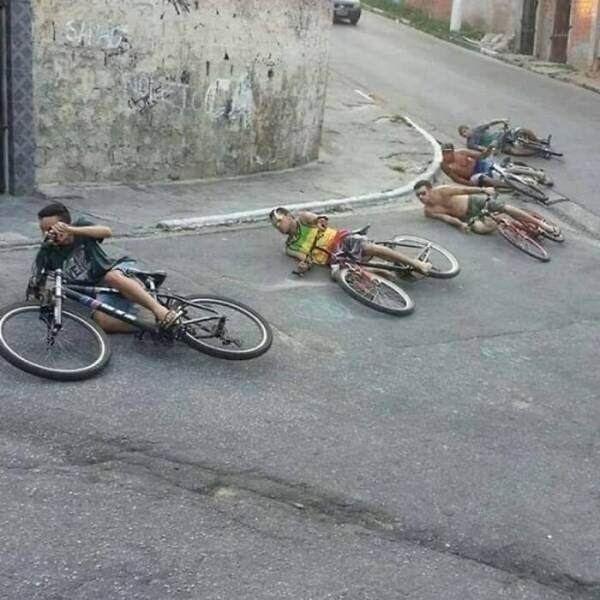 What Is Going On Here? (27 pics)