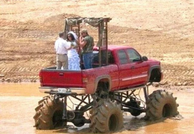 What Is Going On Here? (27 pics)