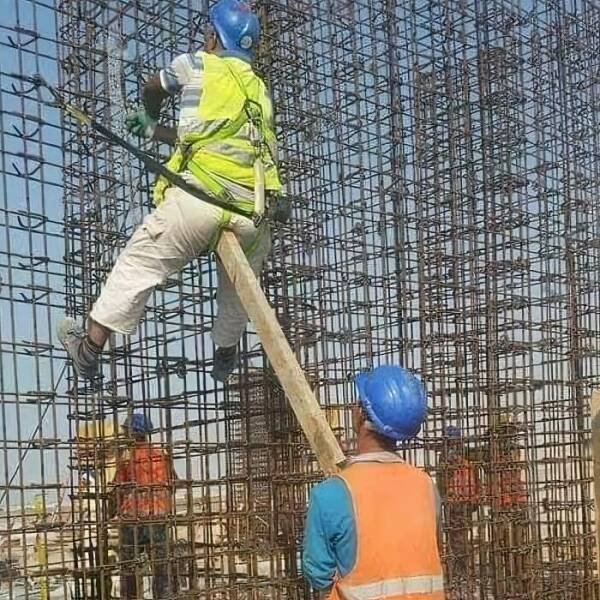 What Is Going On Here? (27 pics)