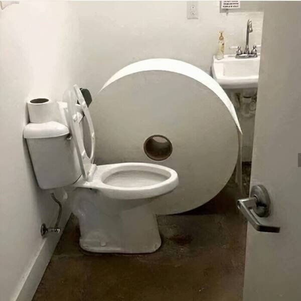 What Is Going On Here? (27 pics)