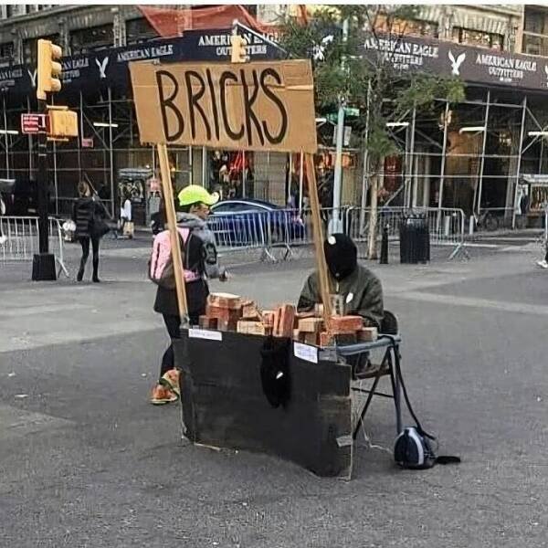 What Is Going On Here? (27 pics)