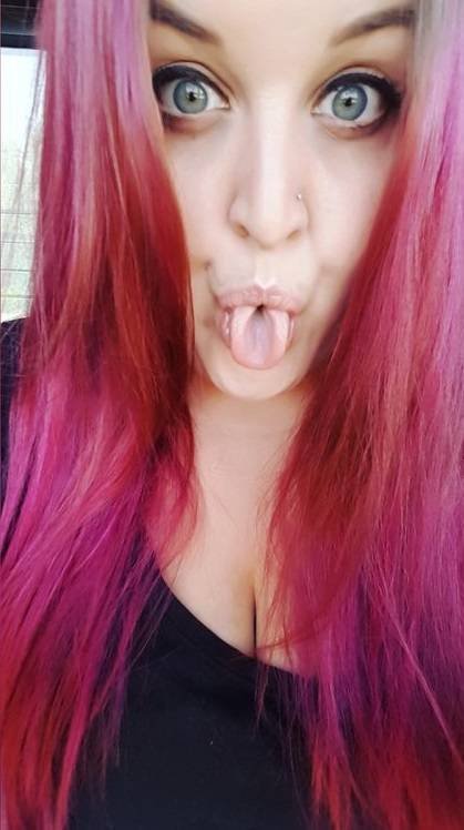Girls Having Fun (23 pics)