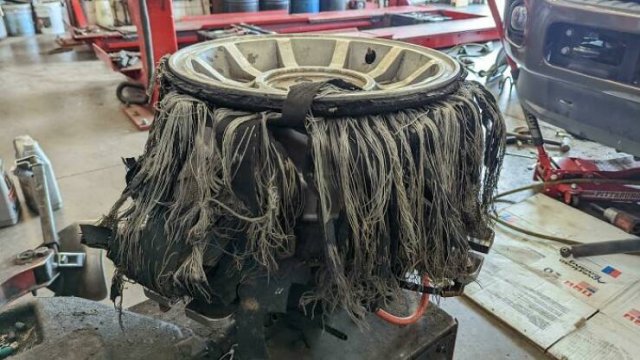 Mechanics Share Funny And Weird Moments (24 pics)