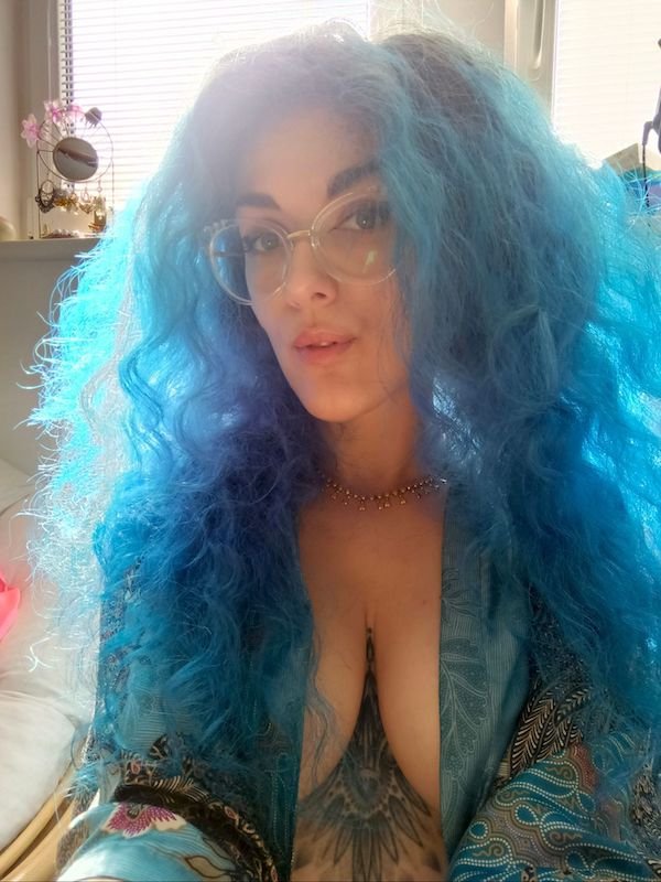 Girls In Glasses (32 pics)