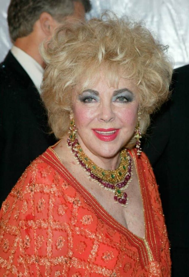 Celebrities Who Are 70 Years Old Or More (24 pics) Celebrities Who Are 70 Years Old Or More (24 pics)