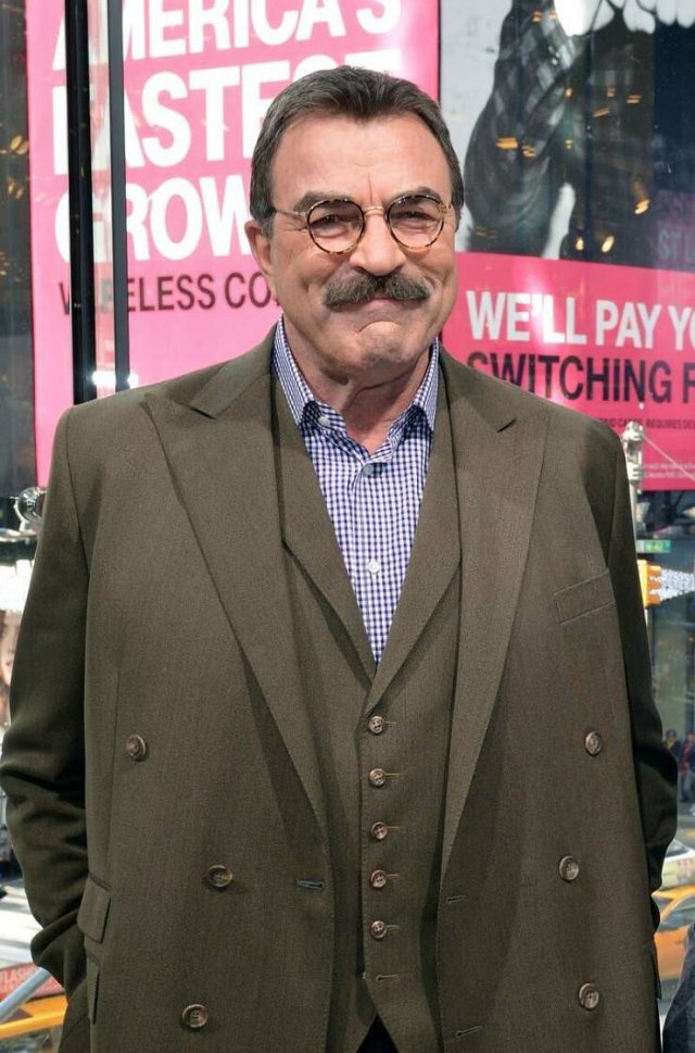 Celebrities Who Are 70 Years Old Or More (24 pics) Celebrities Who Are 70 Years Old Or More (24 pics)