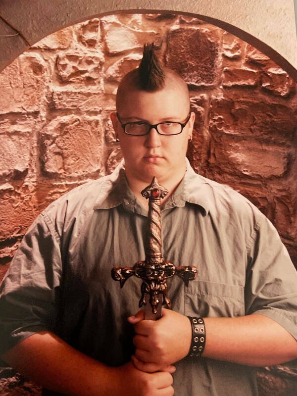 People Share Their Awkward And Funny Photos (20 pics)