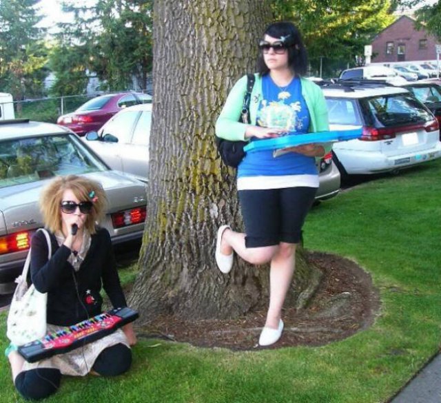 People Share Their Awkward And Funny Photos (20 pics)