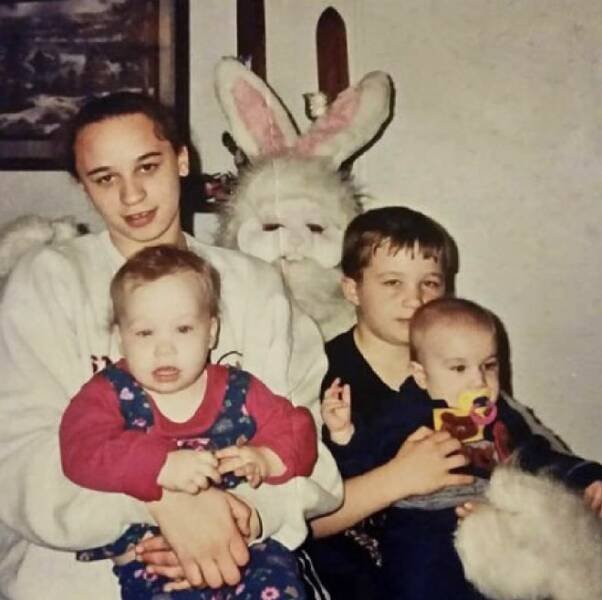 People Share Their Funny And Awkward Photos From The Past (16 pics)