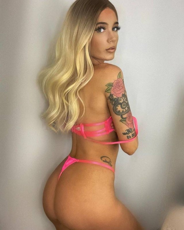 Rear View (40 pics)