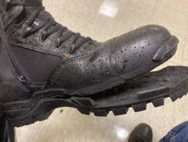 Annoying Finds And Situations (19 pics)