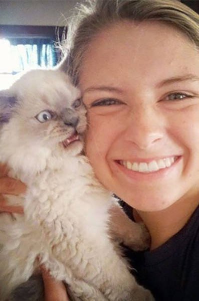 They Hate Selfies (25 pics)
