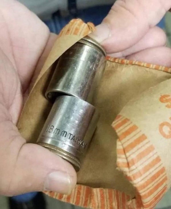 What Is Going On Here? (34 pics)