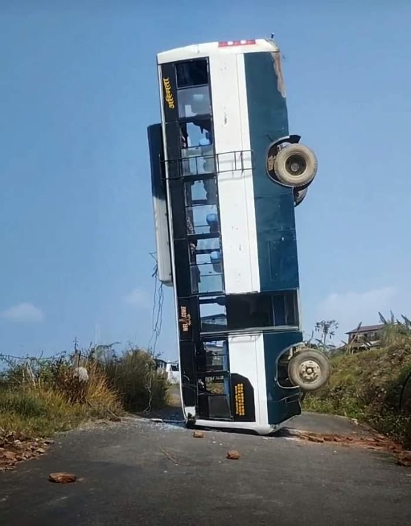 What Is Going On Here? (34 pics)