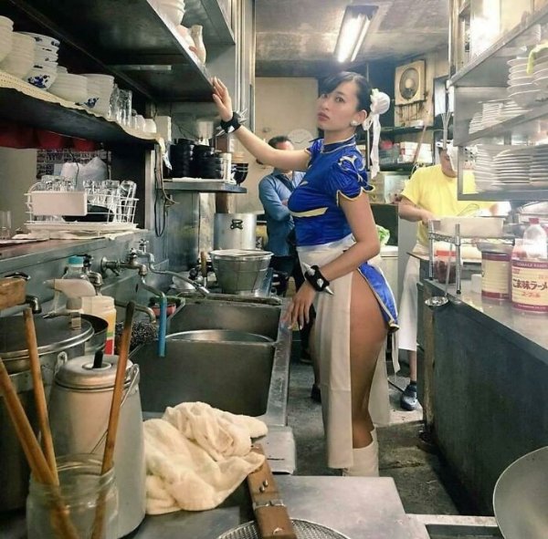 What Is Going On Here? (34 pics)