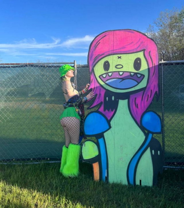 Girls At Music Festivals (39 pics)