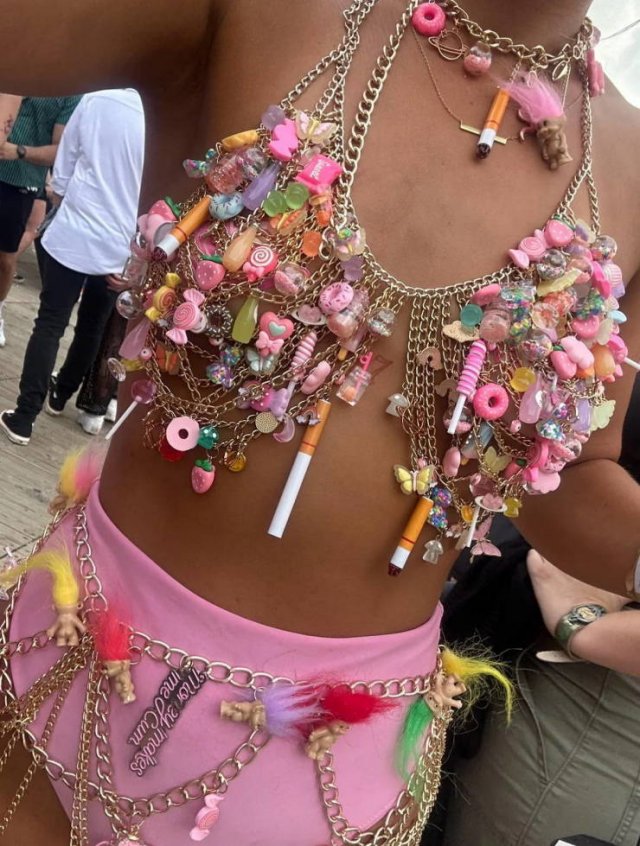 Girls At Music Festivals (39 pics)