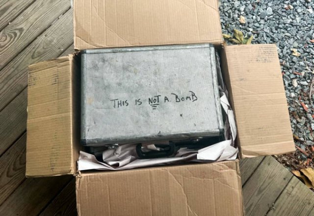 Creepy And Unexpected Packages (22 pics)