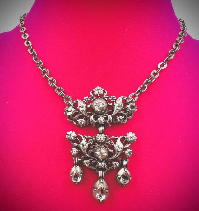 Unusual Finds In Thrift Shops (19 pics)