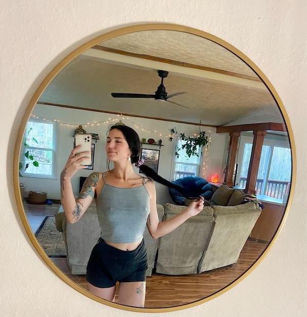 Braless Girls (33 pics)