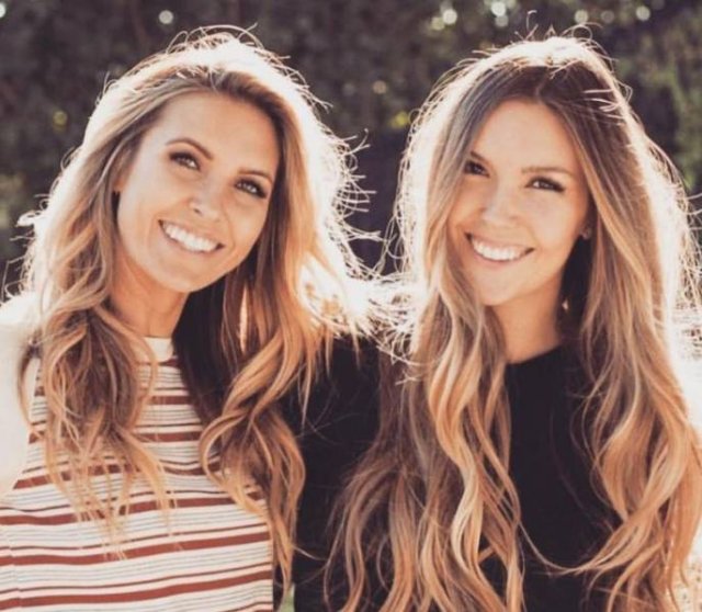 Celebrities With Their Siblings (20 pics) Celebrities With Their Siblings (20 pics)