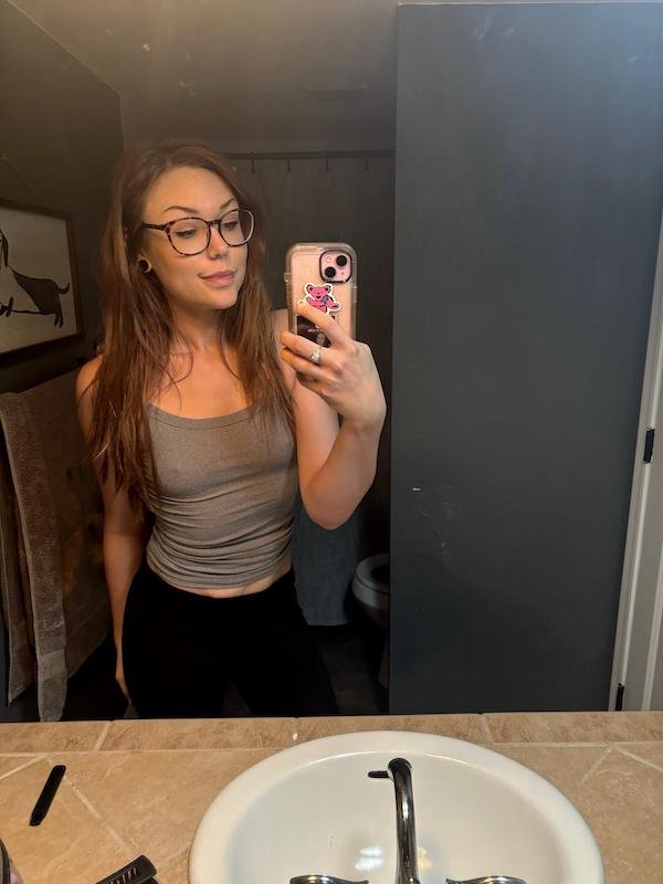 Girls In Glasses (32 pics)