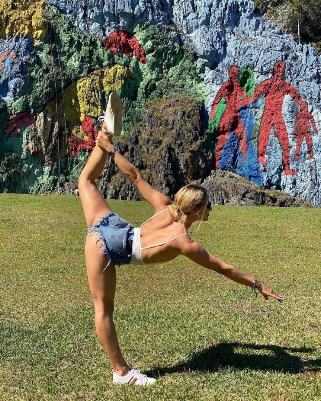 Sporty Girls (43 pics)