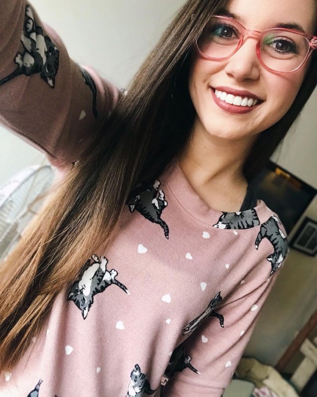 Girls In Glasses (30 pics)