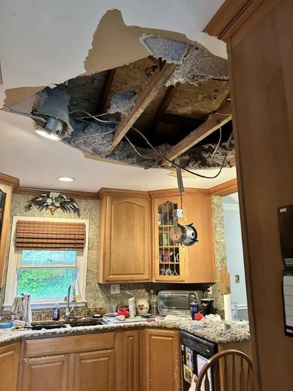 Bad Days Happen (18 pics)