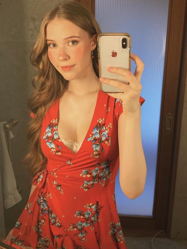 Girls In Sundresses (32 pics)
