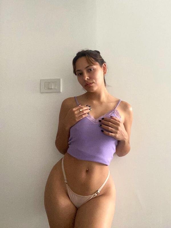Girls In Pajamas (34 pics)