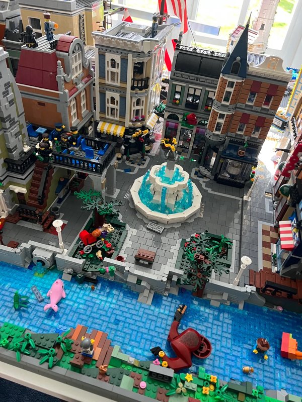 Amazing ''LEGO'' Constructions (24 pics)