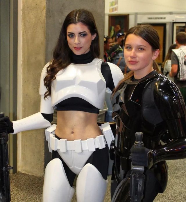 Cosplay Girls (22 pics)
