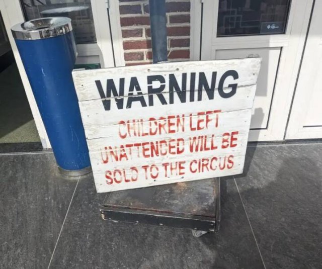 Funny And Weird Signs (17 pics)