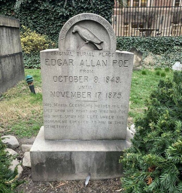 Weird And Unique Gravestones (19 pics)