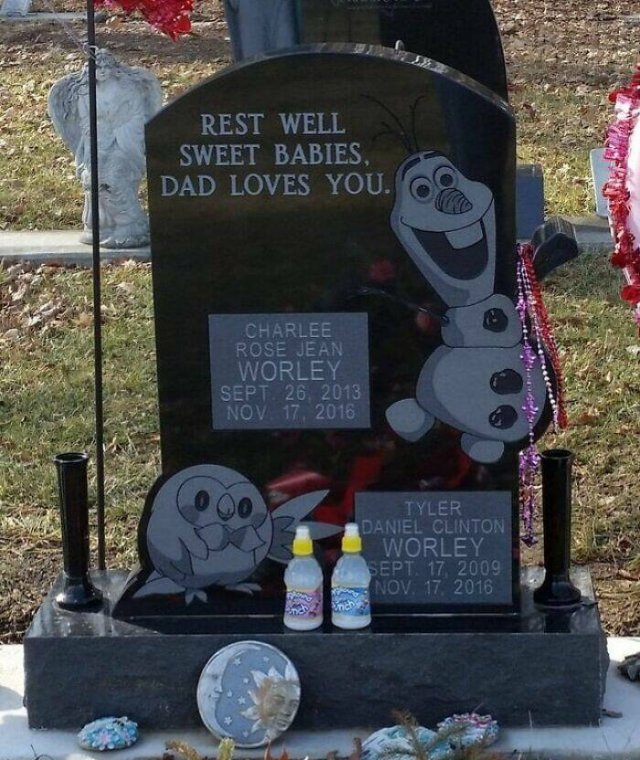 Weird And Unique Gravestones (19 pics)